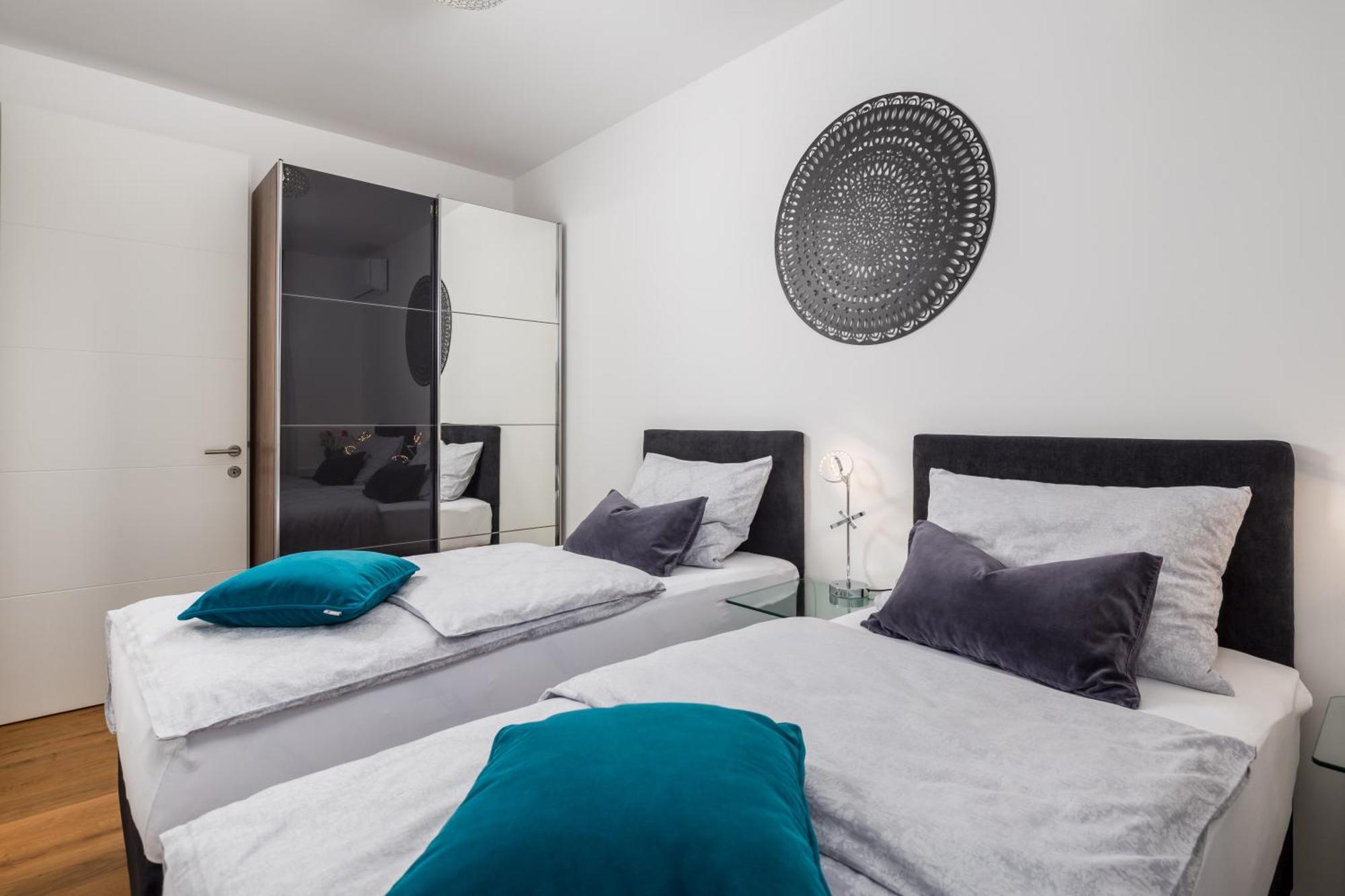 Luxury Apartment Hyperion With Private Pool And Garden Murter Exterior photo