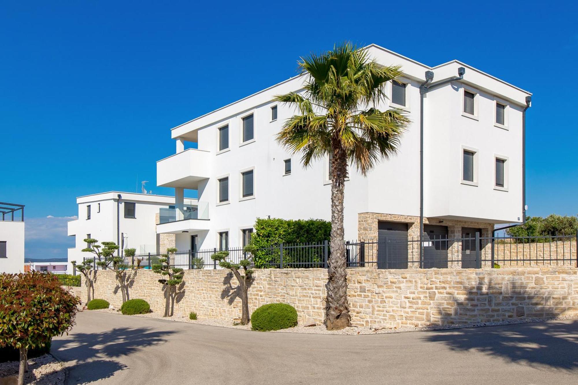 Luxury Apartment Hyperion With Private Pool And Garden Murter Exterior photo