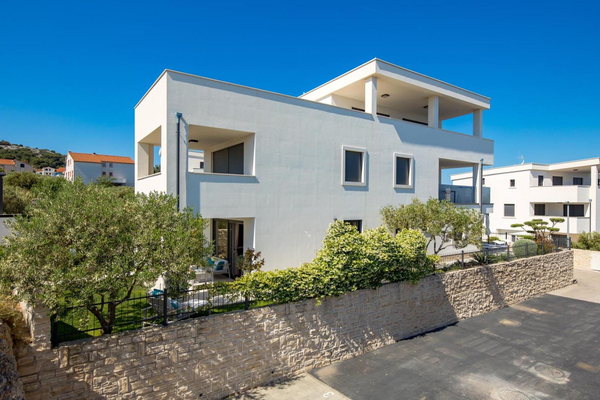 Luxury Apartment Hyperion With Private Pool And Garden Murter Exterior photo