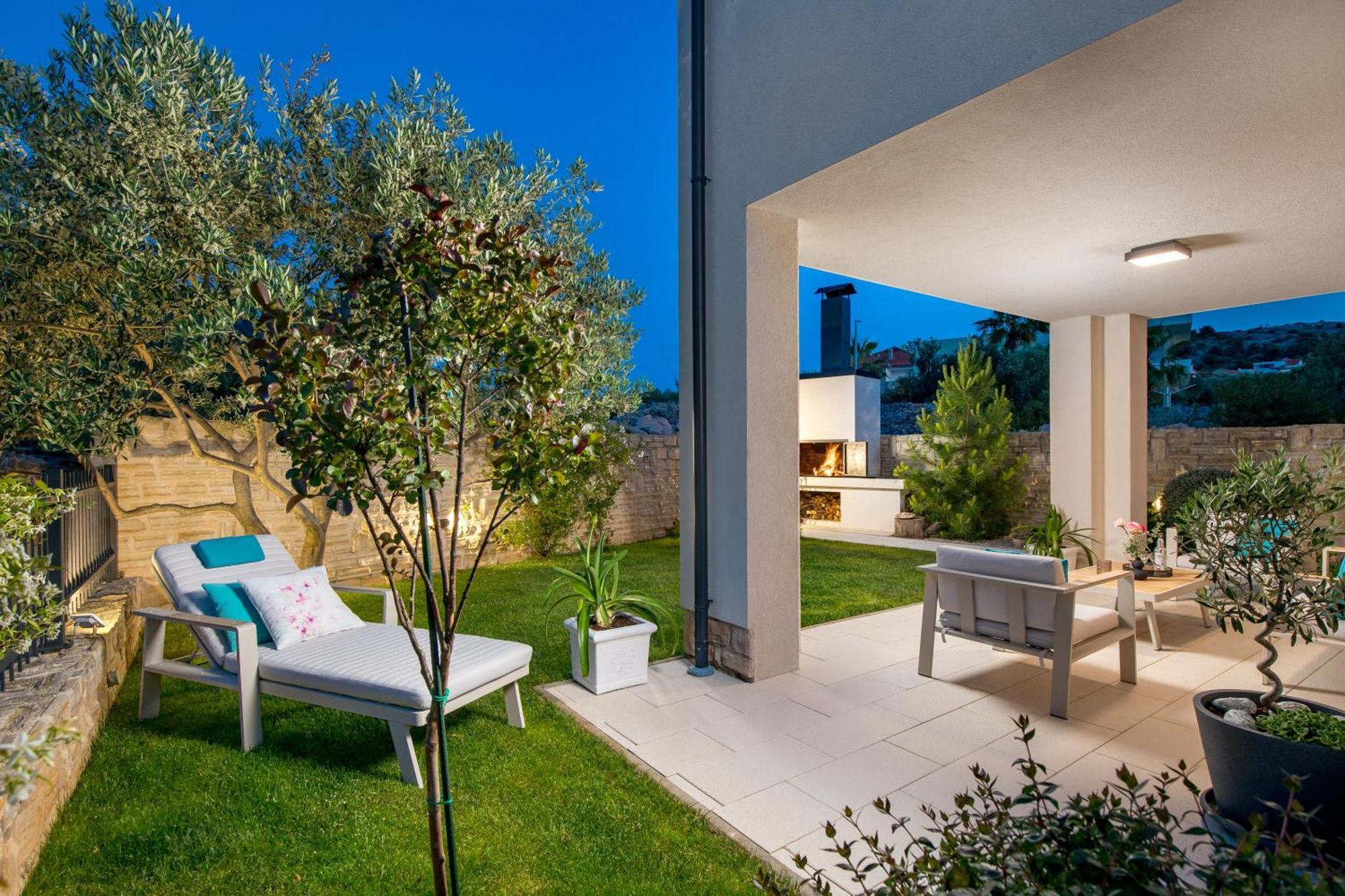 Luxury Apartment Hyperion With Private Pool And Garden Murter Exterior photo